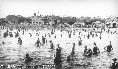 Bathers at Lake Calhoun in 1916.