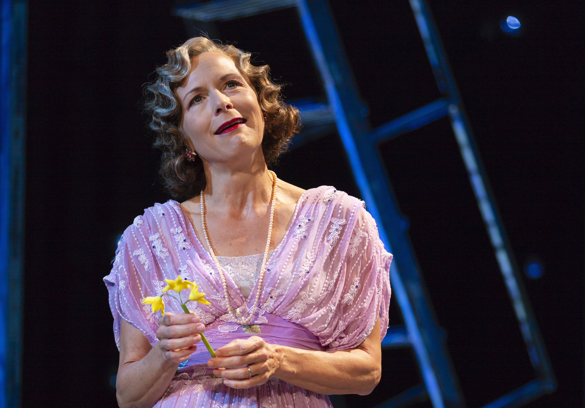 REVIEW: Murmurs on Memory and The Glass Menagerie (Guthrie) – Twin ...