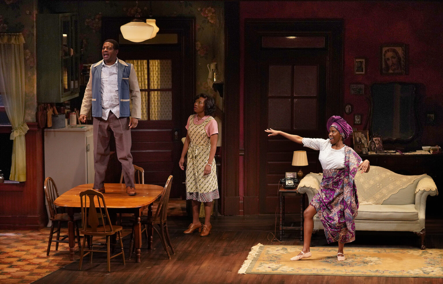 REVIEW Power and Privilege in A Raisin in the Sun (Guthrie Theater